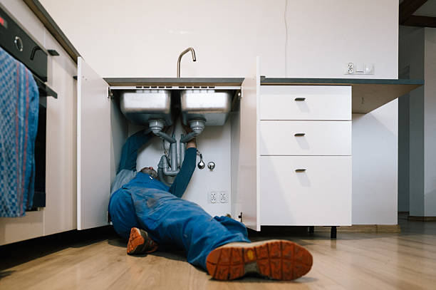 Professional Leak Detection technician working in Vienna, VA
